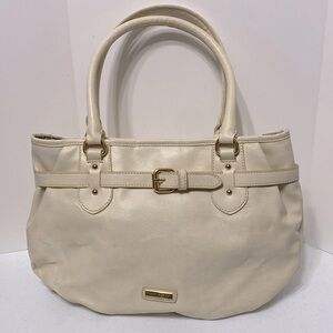 Chic Tommy Hilfiger Purse for a Fashion Forward Look